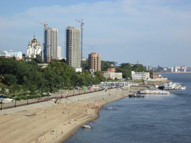 Пляж на реке Амур в Хабаровске