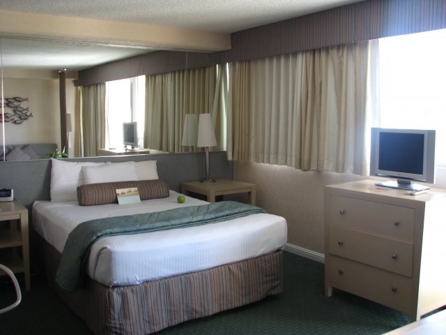 Aqua Aloha Surf & Spa hotel 3*, Оаху