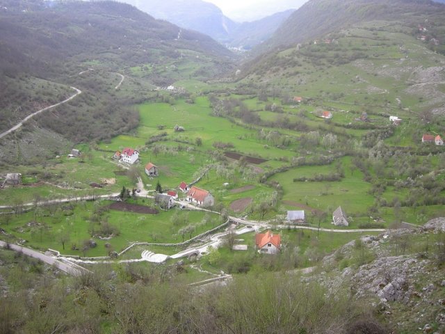 Васильева пещера, Черногория