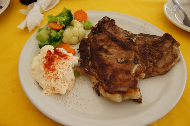 Стейк T-Bone, ресторан Selva Maya, Мексика