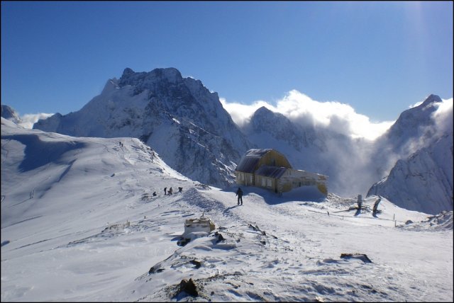 Горнолыжный курорт Домбай, Россия