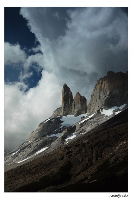 Гранитные столбы массива  Cuernos Del Paine