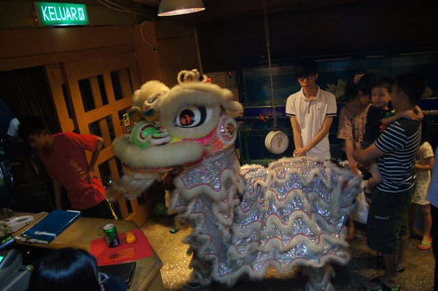 Lion dance в японском ресторане Unkaizan, Лангкави