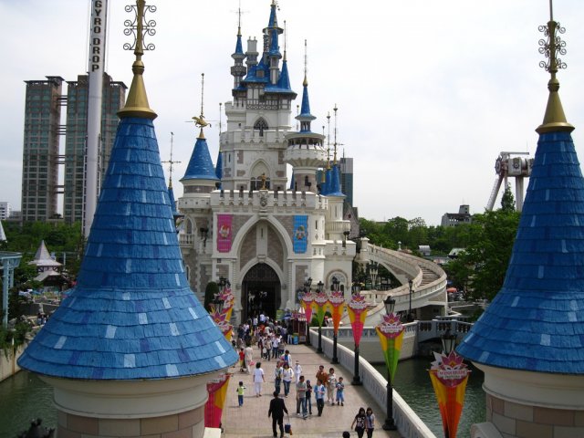 Развлекательный парк Lotte World, Сеул