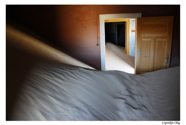 Kolmanskop (заброшенный город искателей алмазов, расположенный под Luderitz )