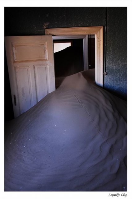 Kolmanskop (заброшенный город искателей алмазов, расположенный под Luderitz )