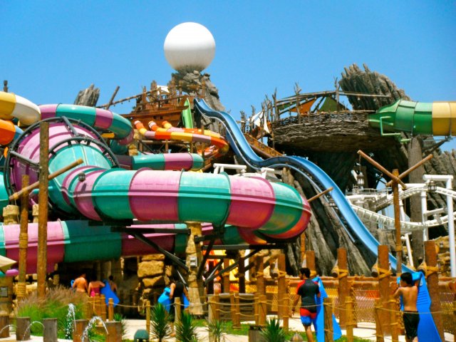 Аквапарк Yas Waterworld