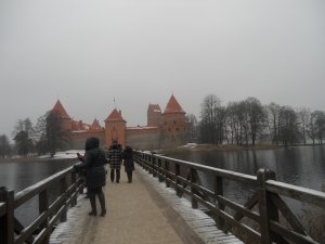 Вид на Тракайский замок с моста