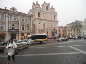 Церковь в современном квартале